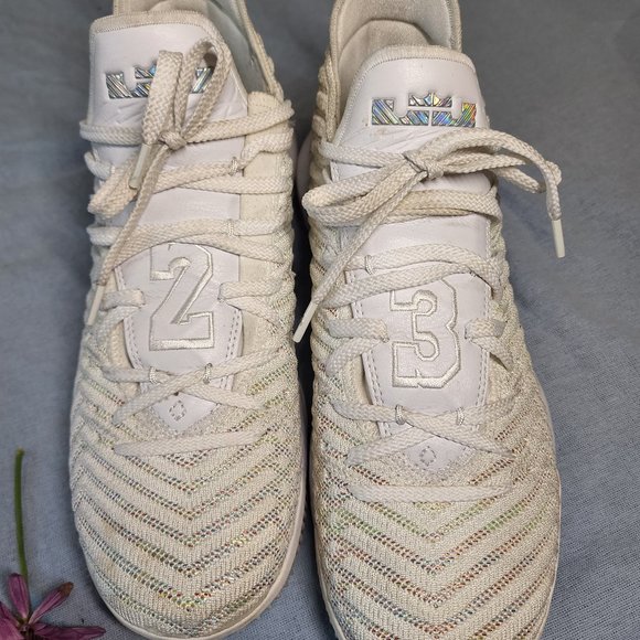 Nike Lebron 16 - Feb.2019 ‘Buzz Lightyear’ edition Size US10 - Picture 2 of 7